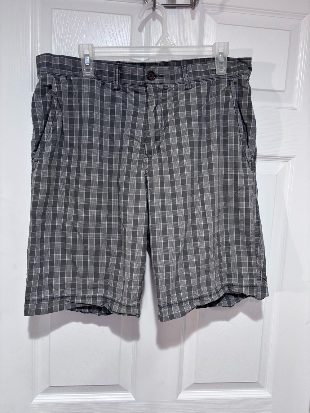 Tommy Hilfiger 100% Cotton 5-Pocket Gray Plaid Flat Front Shorts